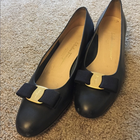 Women’s Salvatore Ferragamo shoes size 9 - Picture 5 of 7